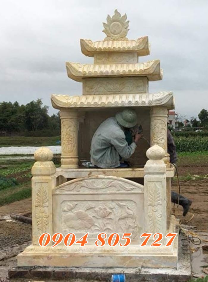 Mẫu mộ đá vàng ba mái bán tại Quảng Ninh