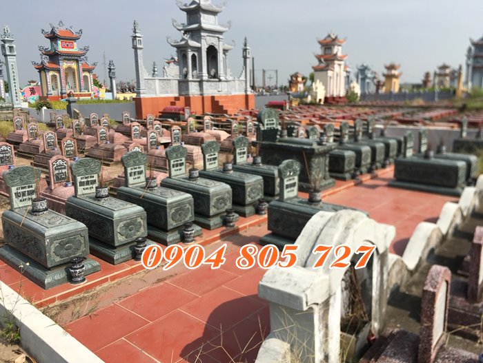 Khu lăng mộ công giáo xanh rêu tại Bình Phước