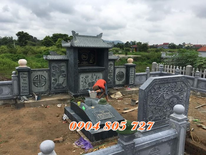 Lăng mộ đá đơn giản tại Bình Phước